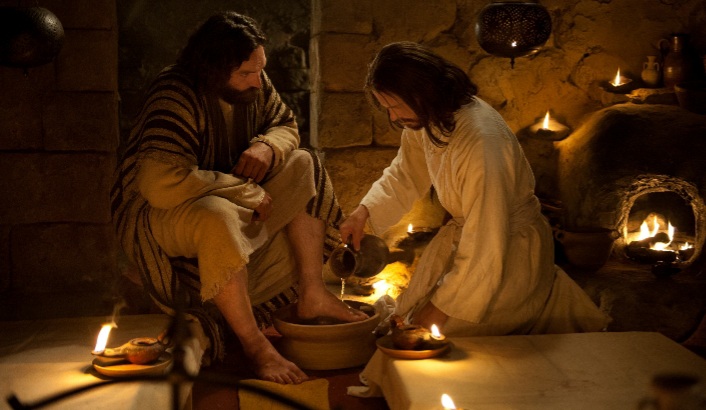 Jesús lavó los Pies a sus Discípulos